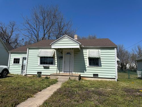 1823 W Olive St, Springfield, MO, 65802-4330 | Card Image