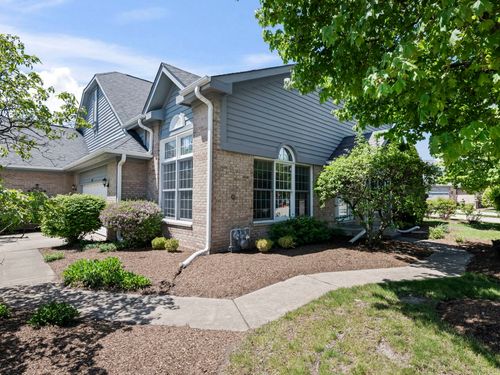 301 Lynwood Cir, Bloomingdale, IL, 60108-3038 | Card Image