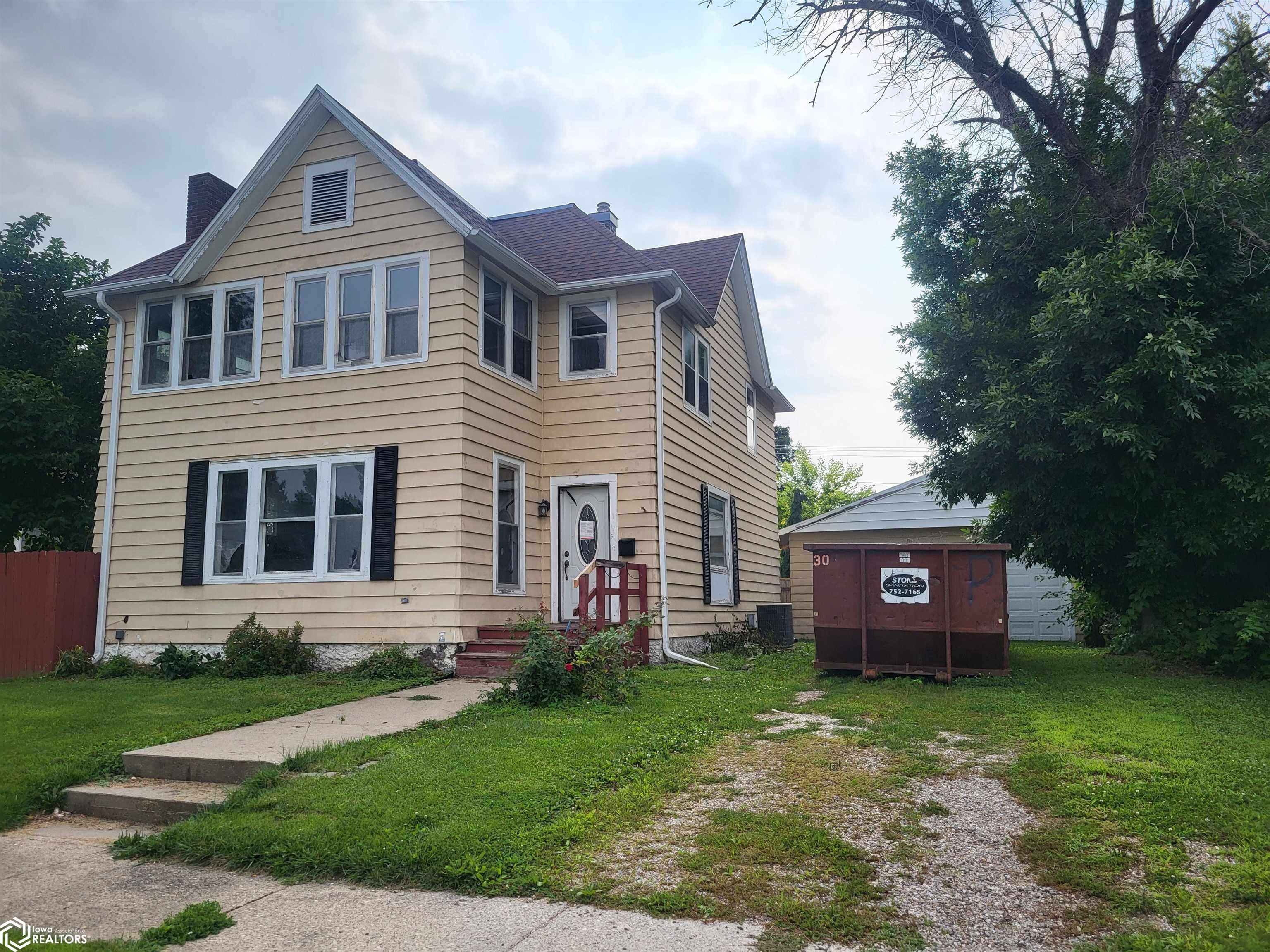 8th St, Marshalltown, IA 50158