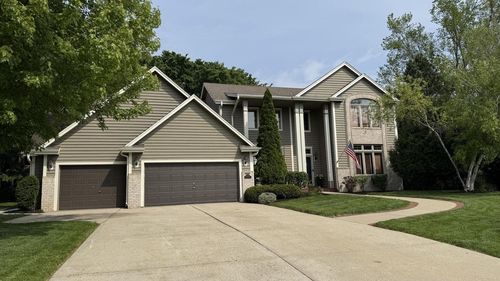 14220 W North Oak Boulevard, New Berlin, WI, 53151 | Card Image
