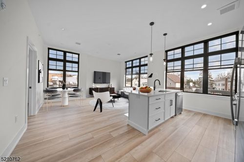 apt-201-1 Union Ave, Cresskill, NJ, 07626-2170 | Card Image