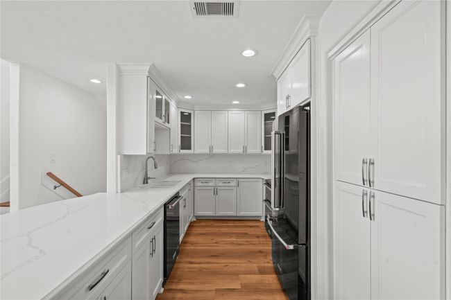 Corner cabinet, cabinet organizers, cookware, pullout drawers | Image 12