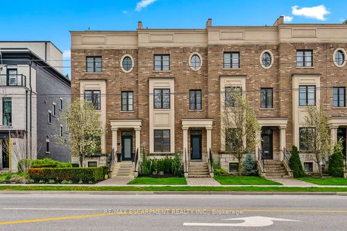 216 Rebecca St, Oakville, ON, L6K1J9 | Card Image