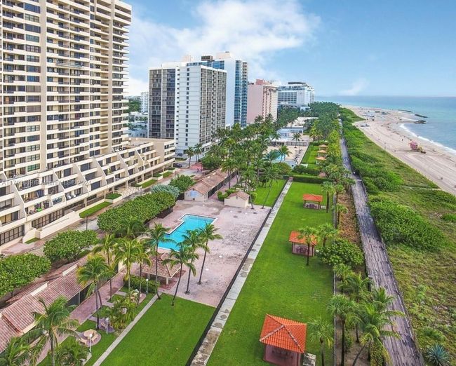 APT-1409 - 2555 Collins Ave, Condo with 2 bedrooms, 2 bathrooms and null parking in Miami Beach FL | Image 40