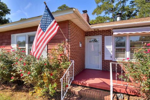 10 Oak St, Ware Shoals, SC, 29692-1707 | Card Image