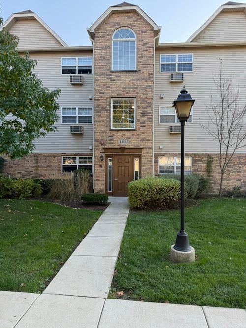 2a-1443 Spring Brook Ct, Round Lake Beach, IL, 60073-4615 | Card Image