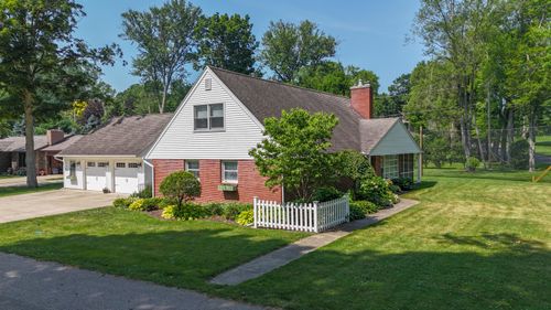 21687 Shiawassee Drive, Penn Township, MI, 49031 | Card Image