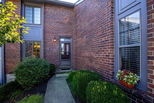 222 Shaker Heights Ln, Crestview Hills, KY, 41017-2236 | Card Image