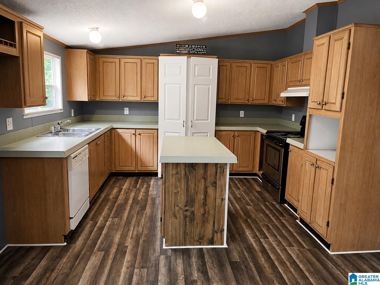 Residential in TOWNLEY 5