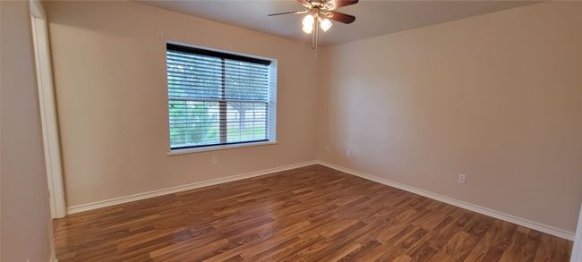 195 Cardinal Dr, House other with 3 bedrooms, 2 bathrooms and 6 parking in Paige TX | Image 11
