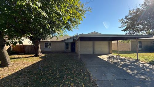 517 Fox Dr, Saginaw, TX, 76179-1109 | Card Image