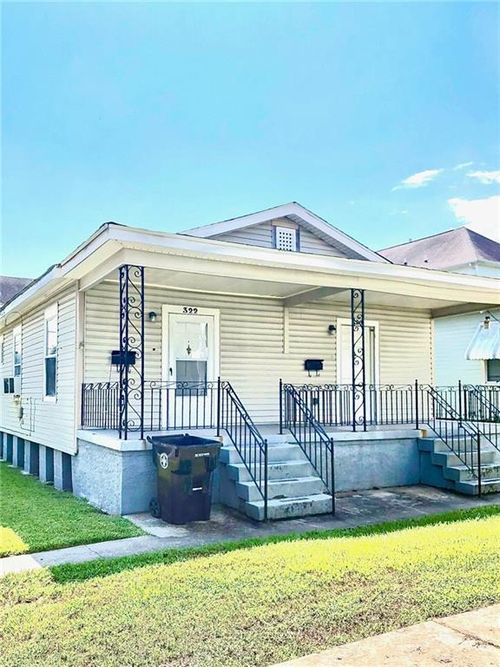 320 Harney St, New Orleans, LA, 70124-2915 | Card Image
