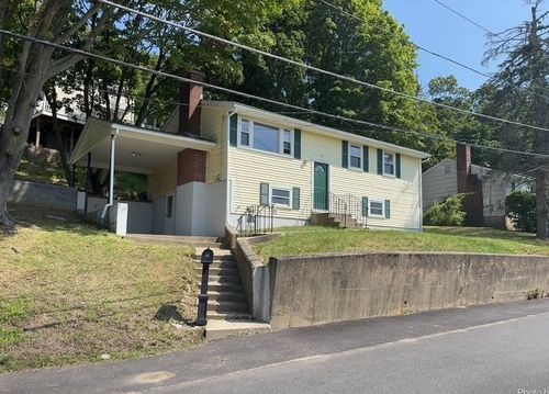 102 Liberty St, Marlborough, MA, 01752-4321 | Card Image