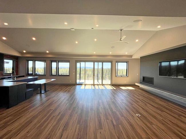 ef84dfe9-a2a5-4bed-b1bd-380ffed2972f | Image 6
