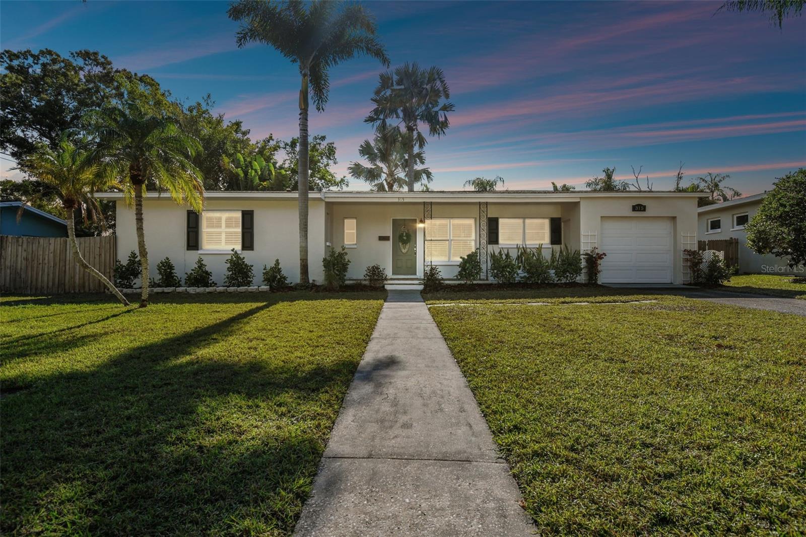 Barbara Cir, Belleair, FL 33756