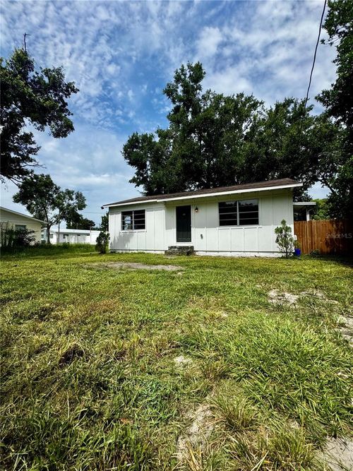 5811 20th St, ZEPHYRHILLS, FL, 33542-3876 | Card Image