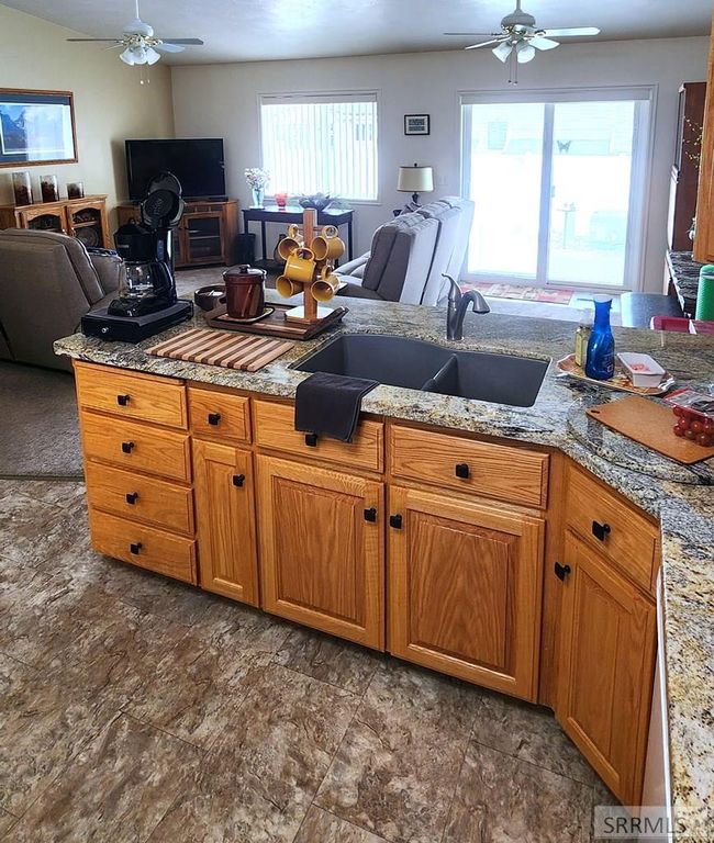 2102 12 Th St, Condo with 3 bedrooms, 3 bathrooms and 2 parking in Idaho Falls ID | Image 10