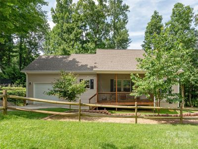 138 Lone Eagle Lane, House other with 3 bedrooms, 2 bathrooms and null parking in Hendersonville NC | Image 3