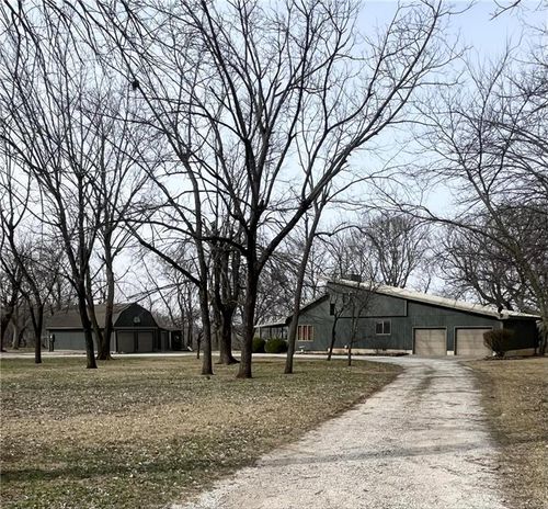 424 S 1st St, Humboldt, KS, 66748-1516 | Card Image