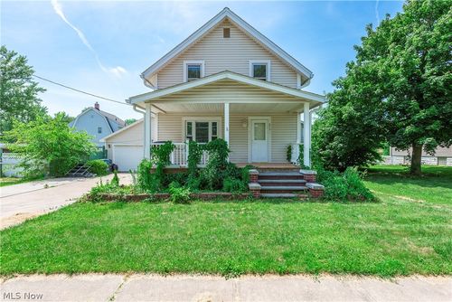 672 Jackson St, Amherst, OH, 44001-2411 | Card Image