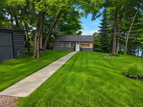 11567 42nd St Se, Clear Lake, MN, 55319-9202 | Card Image