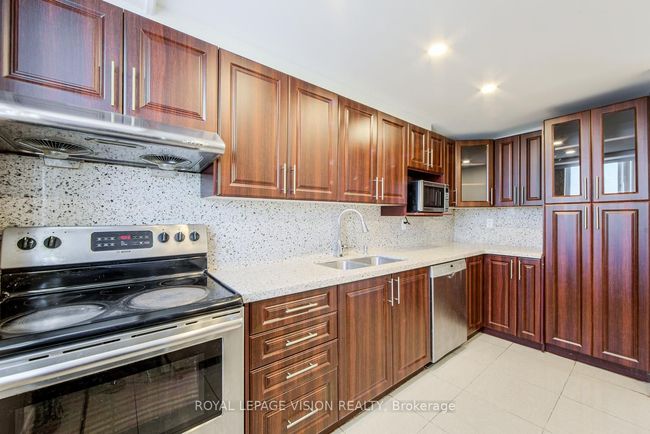 404 - 145 Hillcrest Ave, Condo with 3 bedrooms, 2 bathrooms and null parking in Mississauga ON | Image 18