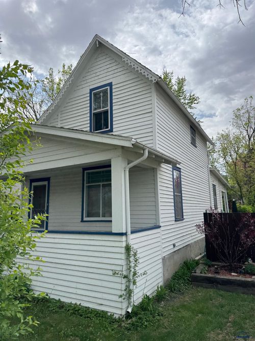 205 9th Ave Sw, Aberdeen, SD, 57401-5961 | Card Image