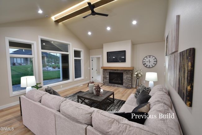 1612 Community Loop, House other with 3 bedrooms, 4 bathrooms and null parking in Bismarck ND | Image 7