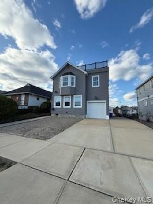upper-733 E Walnut Street, Long Beach, NY, 11561 | Card Image