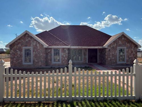 2137 Texas St, Pecos, TX, 79772-6616 | Card Image