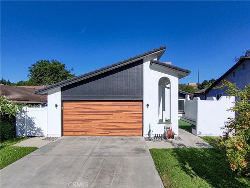 21061 Sharmila, Lake Forest, CA, 92630-6402 | Card Image