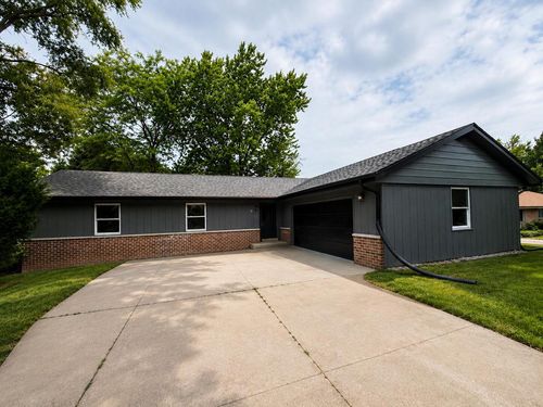 7245 S 35th Street, Franklin, WI, 53132 | Card Image
