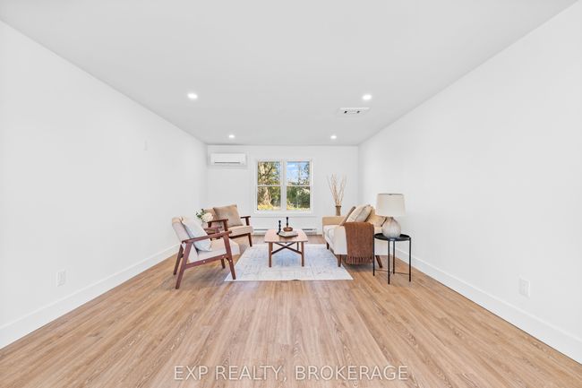 412 Bloomfield Main St, House other with 4 bedrooms, 1 bathrooms and 4 parking in Bloomfield ON | Image 12