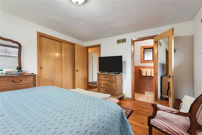 1609 Zeuger St, House other with 3 bedrooms, 3 bathrooms and 2 parking in Glenshaw PA | Image 22