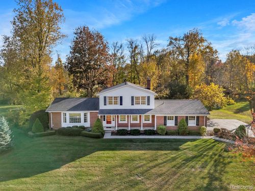 334 Beechview Dr S, Rochester, MI, 48306-2807 | Card Image