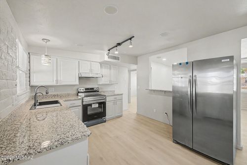 7841 E Longleaf Pl, Tucson, AZ, 85730-4013 | Card Image