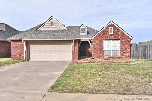 11114 N 132nd East Ave, Owasso, OK, 74055-6066 | Card Image