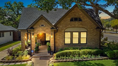 838 Salmon Drive, Dallas, TX, 75208 | Card Image