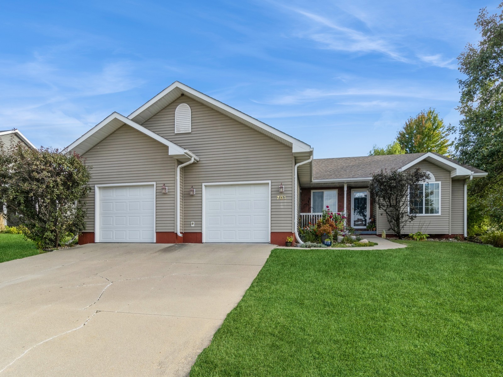Scenic Valley Dr, Indianola, IA 50125