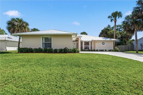 352 Quarry Ln, SEBASTIAN, FL, 32958-5555 | Card Image