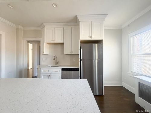 1c-16 Minerva Pl, White Plains, NY, 10601-3911 | Card Image
