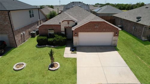 433 Magma Dr, Fort Worth, TX, 76131-4337 | Card Image