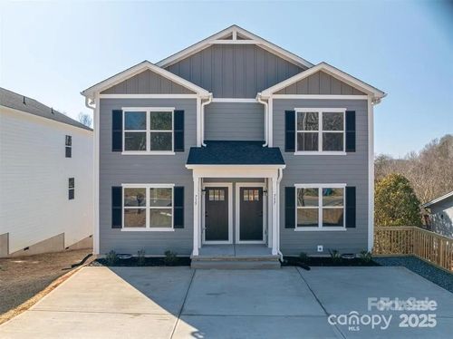 717 7th Ave Sw, Hickory, NC, 28602-3214 | Card Image
