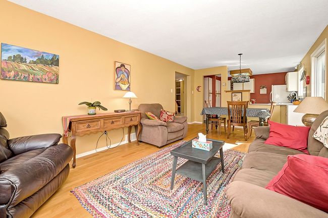 6106 Forestglen Cres, House other with 3 bedrooms, 3 bathrooms and 4 parking in Orleans ON | Image 12