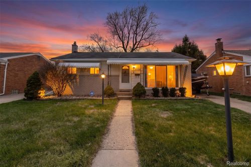 29361 Mark Ave, Madison Heights, MI, 48071-4412 | Card Image