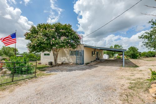 275 County Road 5634, Castroville, TX, 78009-1944 | Card Image