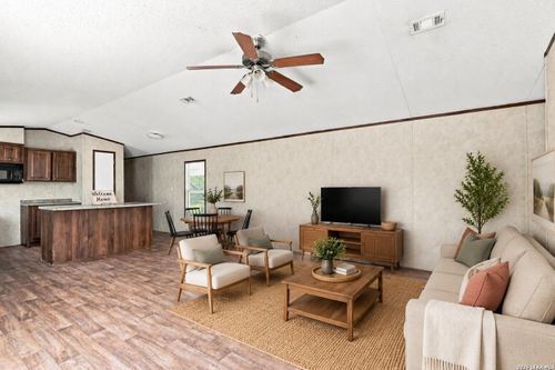 138 County Road 2666, Devine, TX, 78016-5249 | Card Image