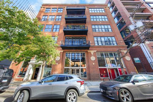unit-403a-215 N Aberdeen St, Chicago, IL, 60607-1634 | Card Image