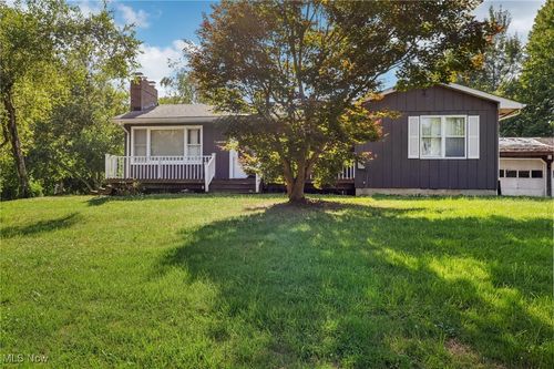 2916 Sexton Rd, Geneva, OH, 44041-8202 | Card Image