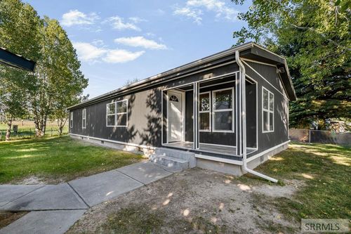 872 Dalmation Dr, Idaho Falls, ID, 83402-2419 | Card Image